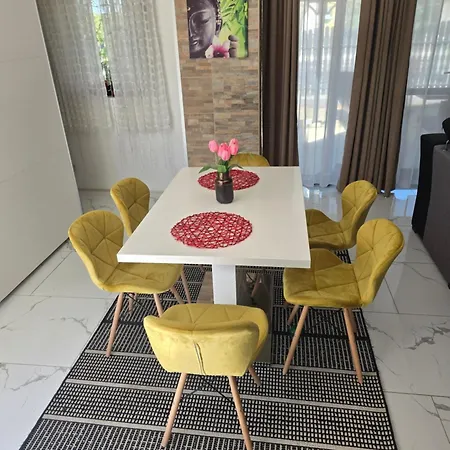 Willa Tom Apartmans 1 *