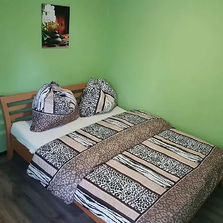 Tom Apartmans 1